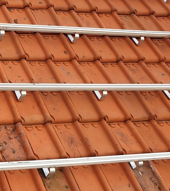 lekkage onder zonnepanelen