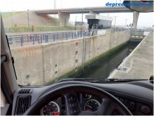 Werken aan bruggen en sluizen met laagwerker