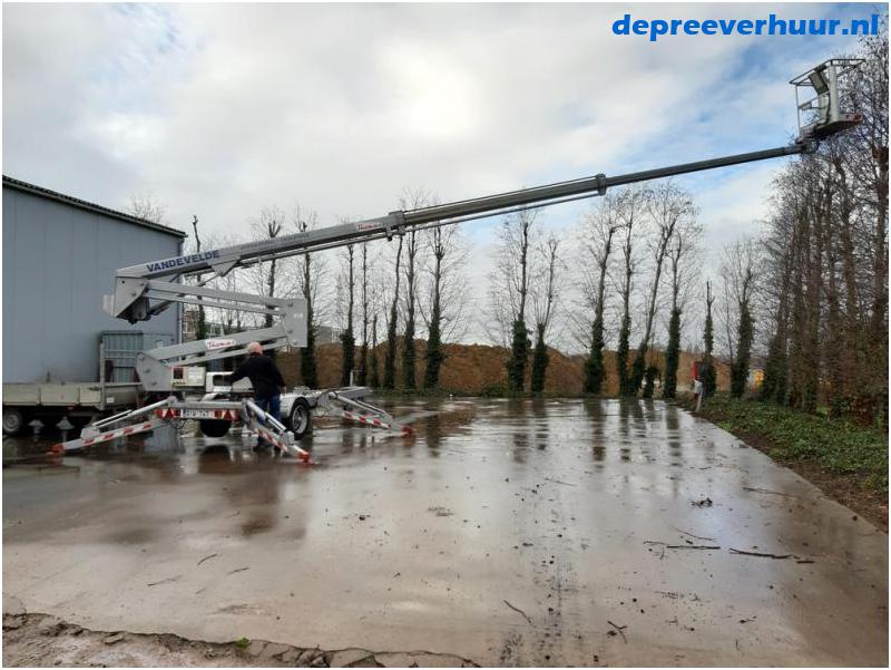Kniktelescoop aanhangerhoogwerker 21 meter