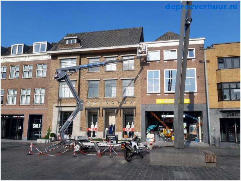 Kniktelescoop hoogwerker 21 meter huren