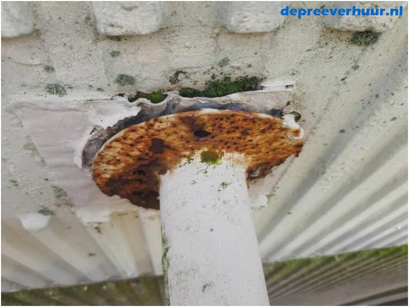 Lekkage door verouderde bevestigingsconstructies