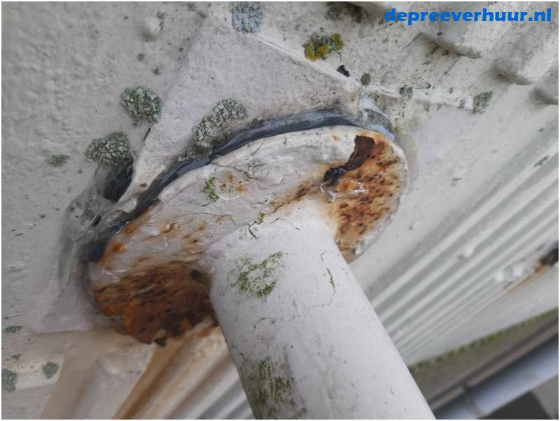 Lekkage door verouderde bevestigingsconstructies
