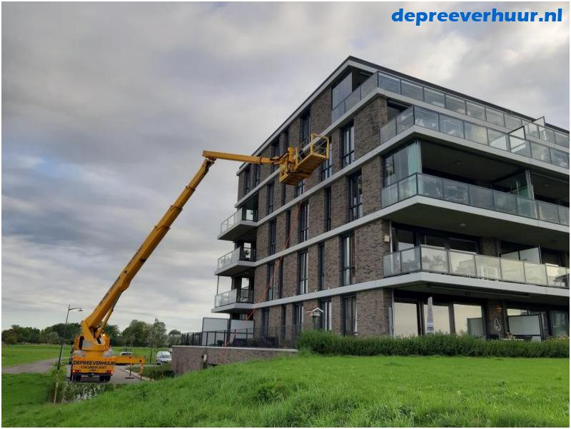 Ramen wassen op hoogte Zierikzee