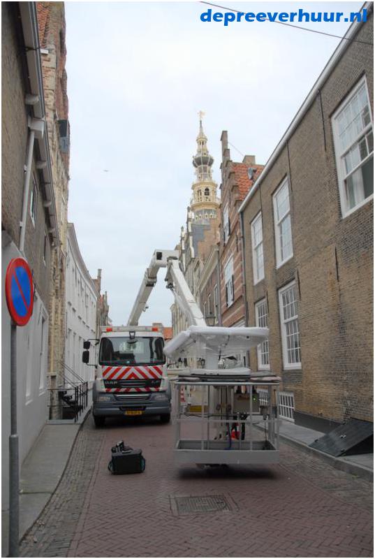 Liften van een kappersstoel Zierikzee