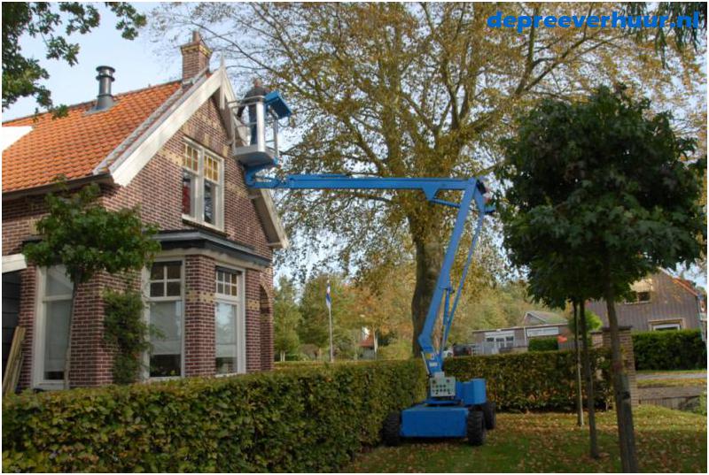 Zelfrijdende kniktelescoophoogwerker 12 meter