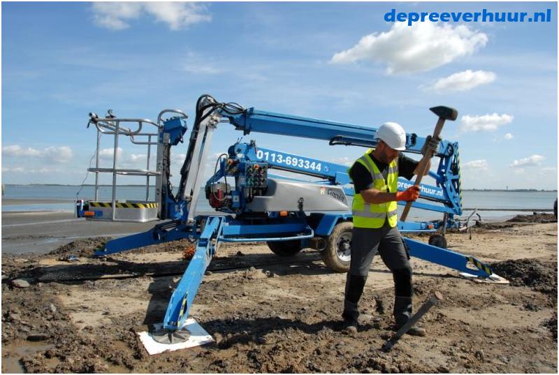 Knikarm aanhangerhoogwerker 17 meter
