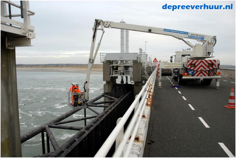 Laagwerker Oosterscheldekering