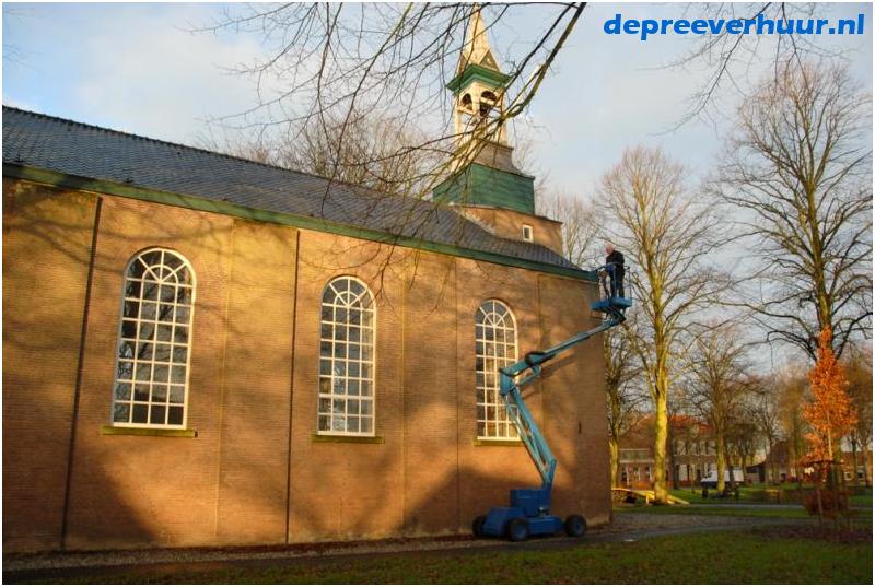 Bladervrij maken kerk in Borssele