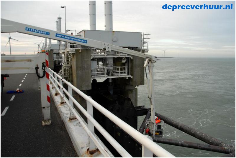 Laagwerker Oosterscheldekering