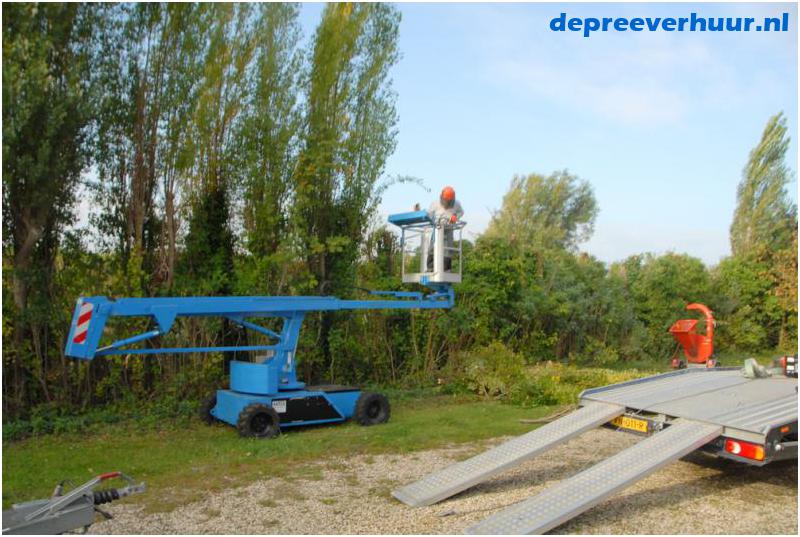 Zelfrijdende kniktelescoophoogwerker 12 meter