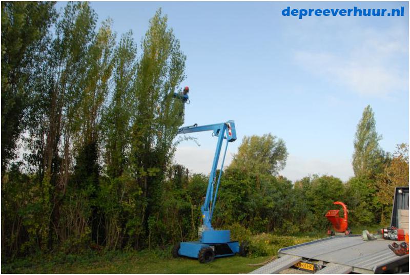 Zelfrijdende kniktelescoophoogwerker 12 meter
