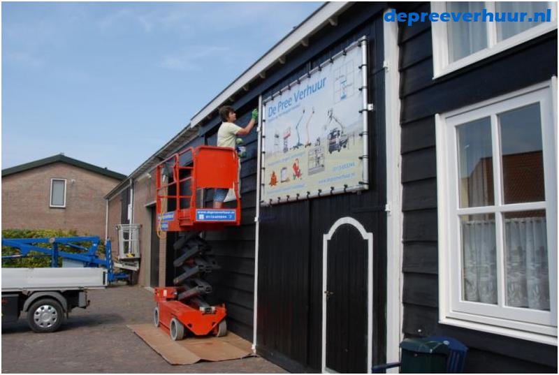 Schaarlift schilderwerk schuur