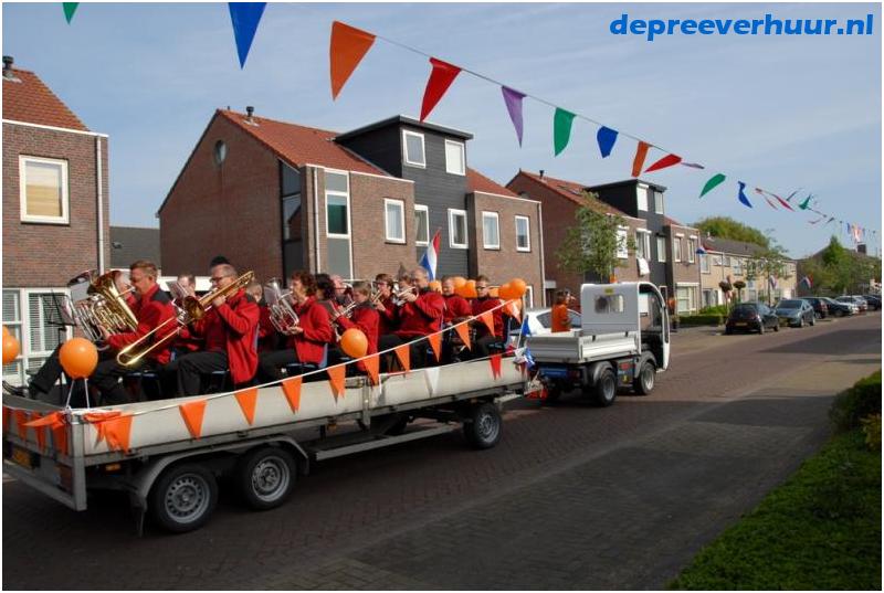 Electrische truck met Brassband