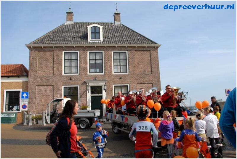 Electrische truck met Brassband