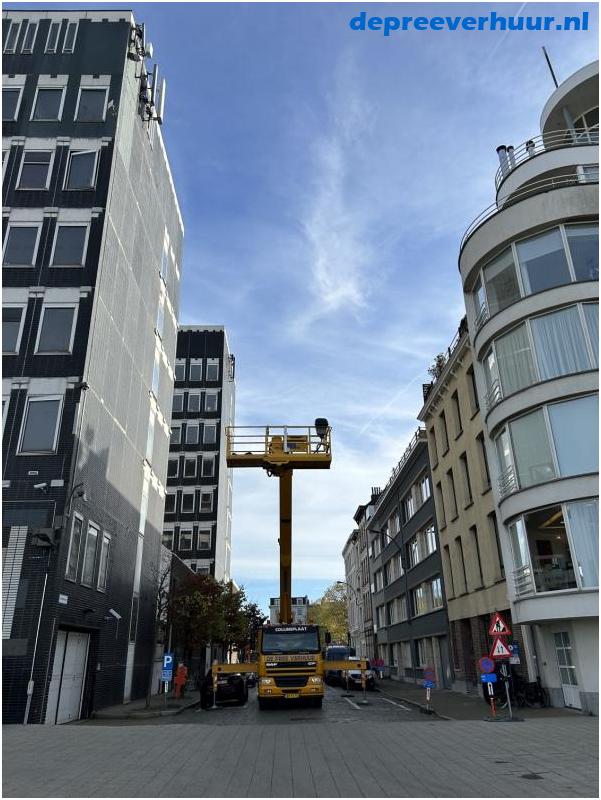 Montage zenders op gebouwen Antwerpen