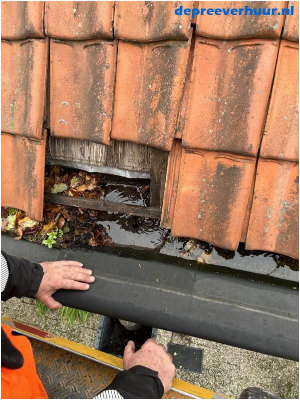 Lekkage door verstopte dakggoot