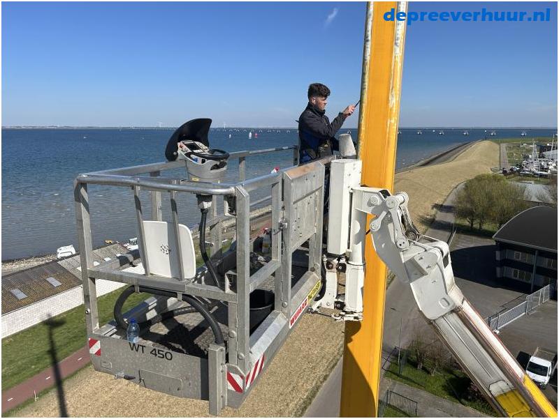 Masten hoogwerkers smeren Martijn de Pree
