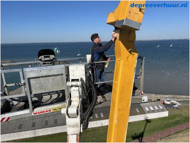 Masten hoogwerkers smeren Martijn de Pree