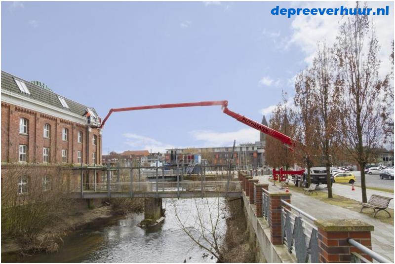 Vrachtwagenhoogwerker 51 meter