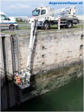 Laagwerker sluismuur Hansweert