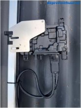 Aanbrengen micro-omvormers op onderconstructie