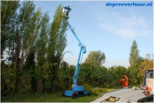 Zelfrijdende kniktelescoophoogwerker 12 meter