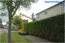 Zelfrijdende knikarmhoogwerker